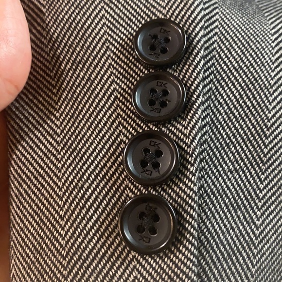 NWT Dona Karan suit jacket size 8 but also fits 10 it’s long. Not too warm chic! - Picture 5 of 6